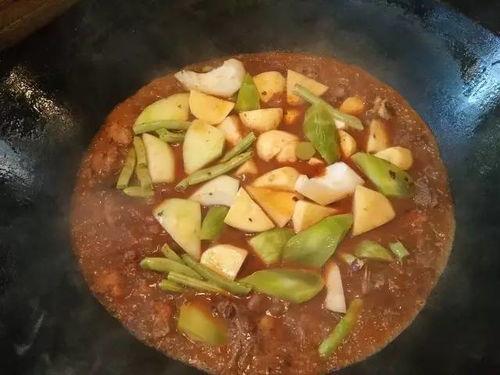 山东炒鸡老板娘视频吃瓜,辣眼睛还是接地气？