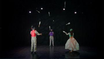 舞台跳舞吃瓜视频素材